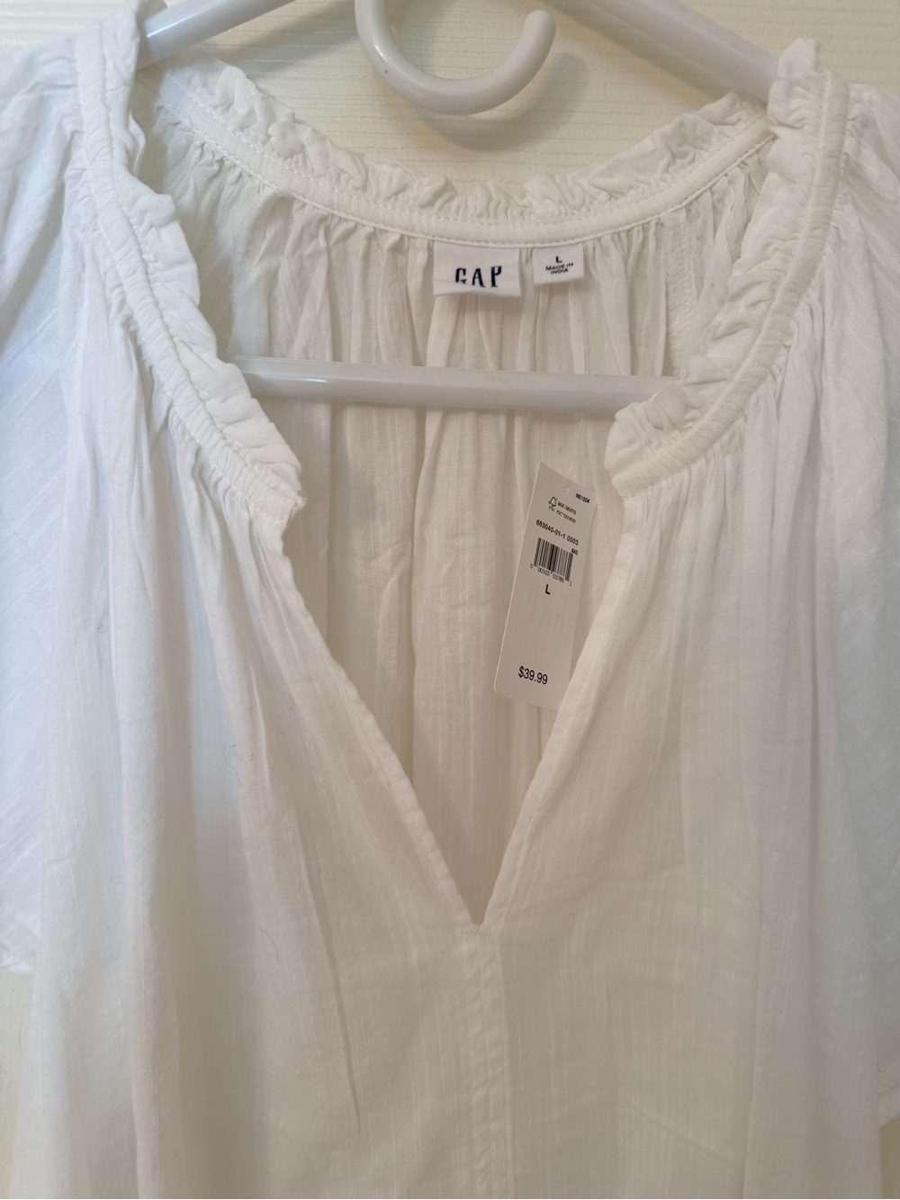 GAP Women’s Ruffle Neck Blouse NWT - Picture 3 of 3
